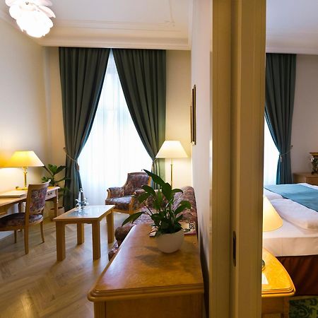 Grandhotel Ambassador Národní Dům Karlovy Vary Exterior foto