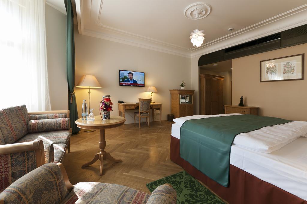 Grandhotel Ambassador Národní Dům Karlovy Vary Habitación foto