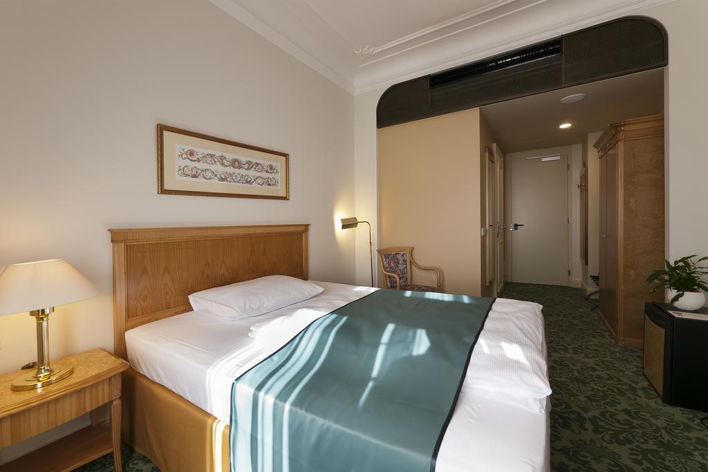 Grandhotel Ambassador Národní Dům Karlovy Vary Habitación foto