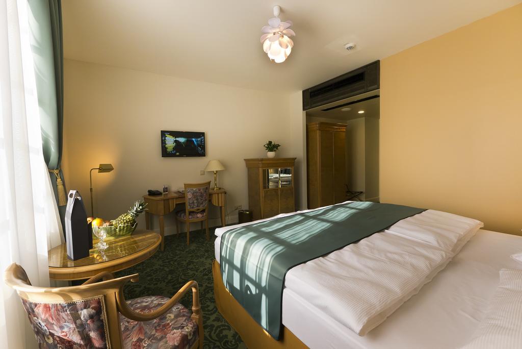 Grandhotel Ambassador Národní Dům Karlovy Vary Habitación foto