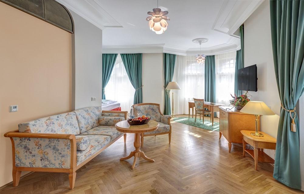 Grandhotel Ambassador Národní Dům Karlovy Vary Exterior foto